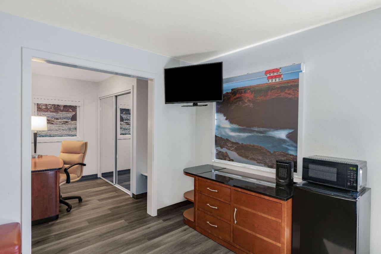 Oceanside Inn & Suites, A Days Inn By Wyndham Fort Bragg Eksteriør bilde